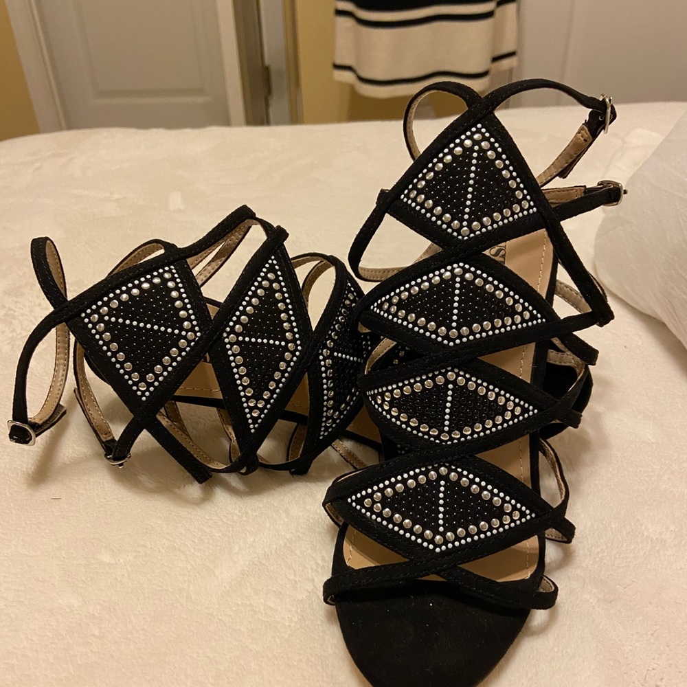 Black Velvet Aztec pattern by JustFab with silver studs Stiletto Heel Sz 6.5 NWT